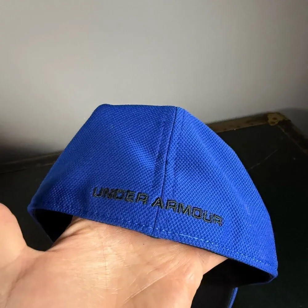 Under Armour M/L Royal Blue Black Logo Hat Fitted Baseball Cap Sport